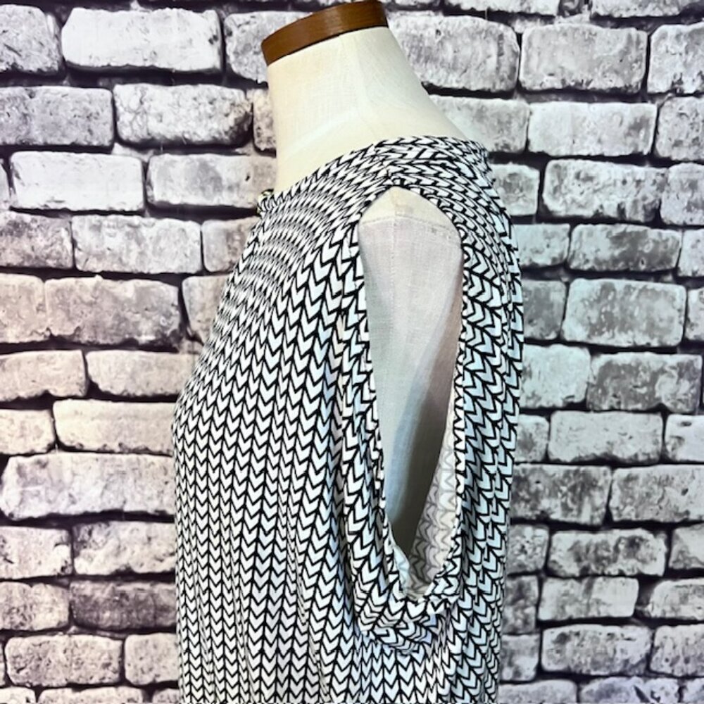 Michael Kors Black & White Sleeveless Blouse Size S - Picture 4 of 8